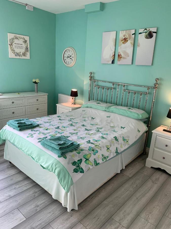 Bedrock Lodge Winterbourne Eksteriør billede