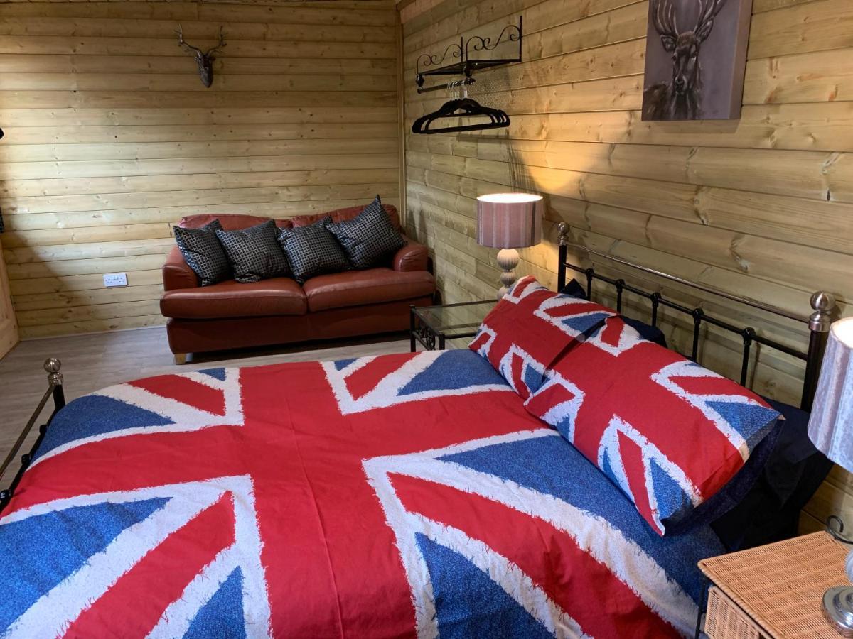 Bedrock Lodge Winterbourne Eksteriør billede