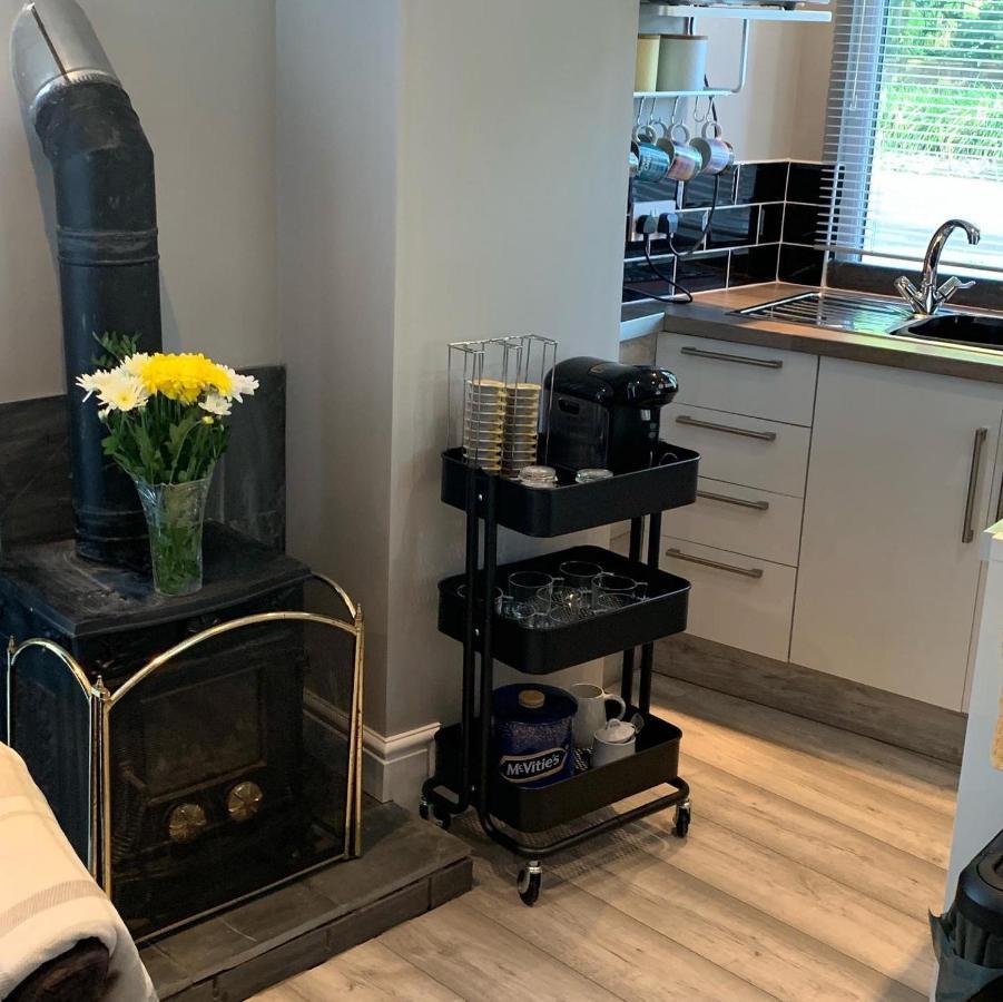 Bedrock Lodge Winterbourne Eksteriør billede