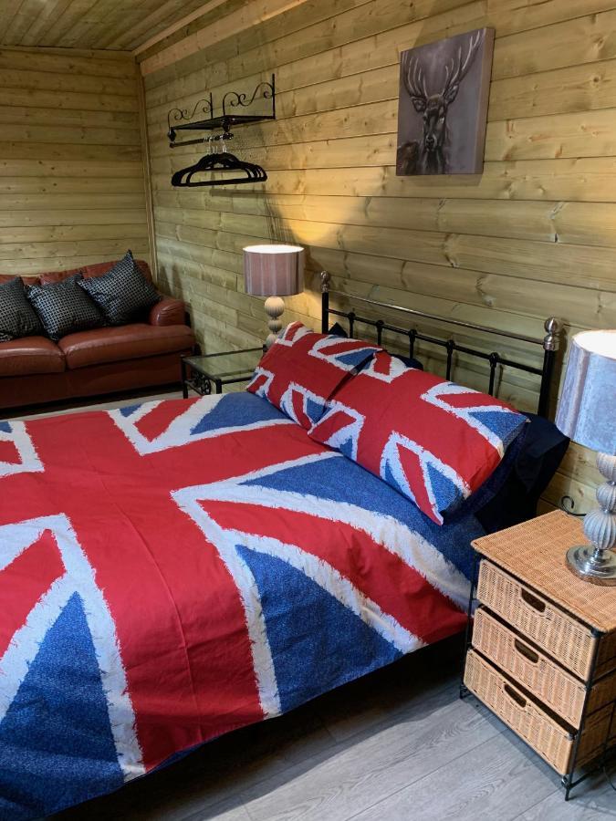 Bedrock Lodge Winterbourne Eksteriør billede