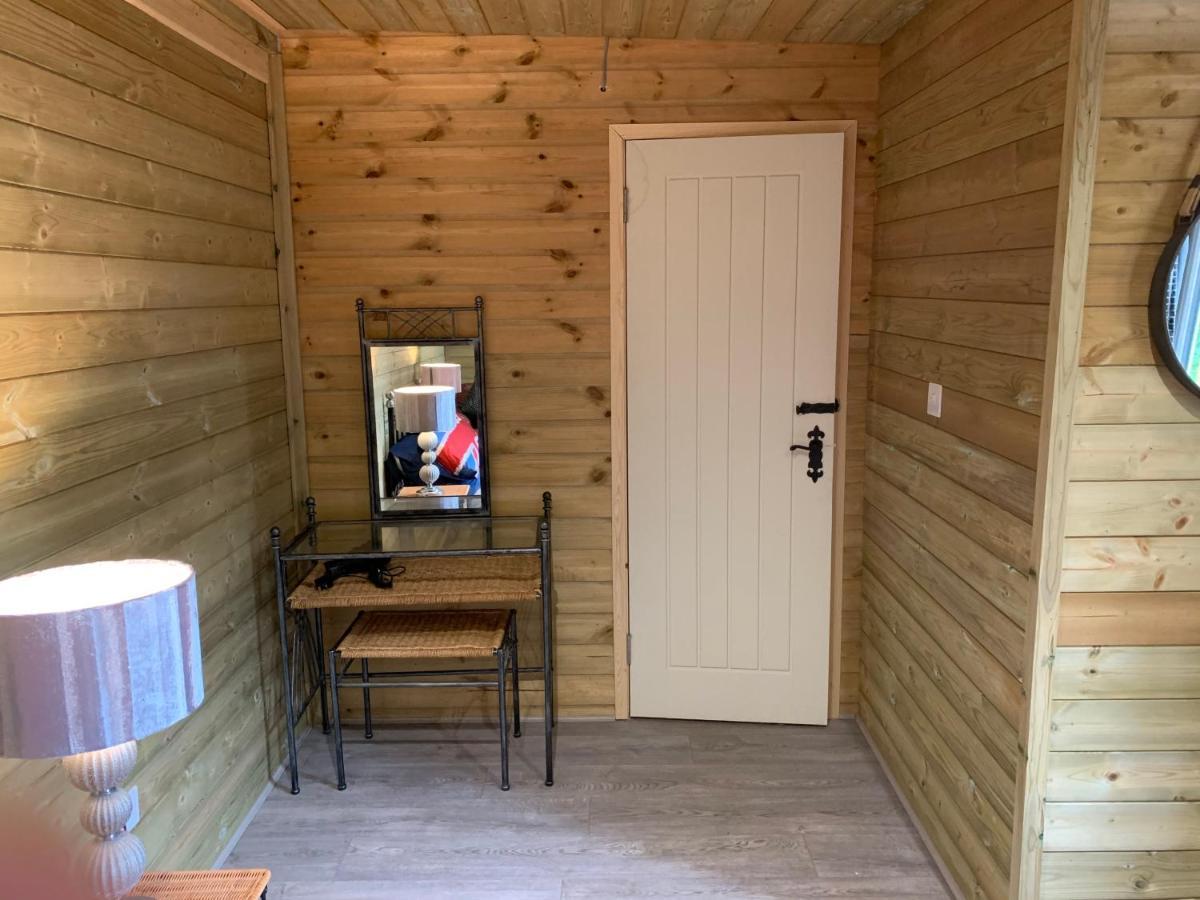 Bedrock Lodge Winterbourne Eksteriør billede