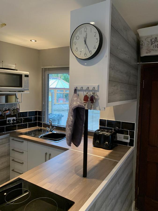 Bedrock Lodge Winterbourne Eksteriør billede