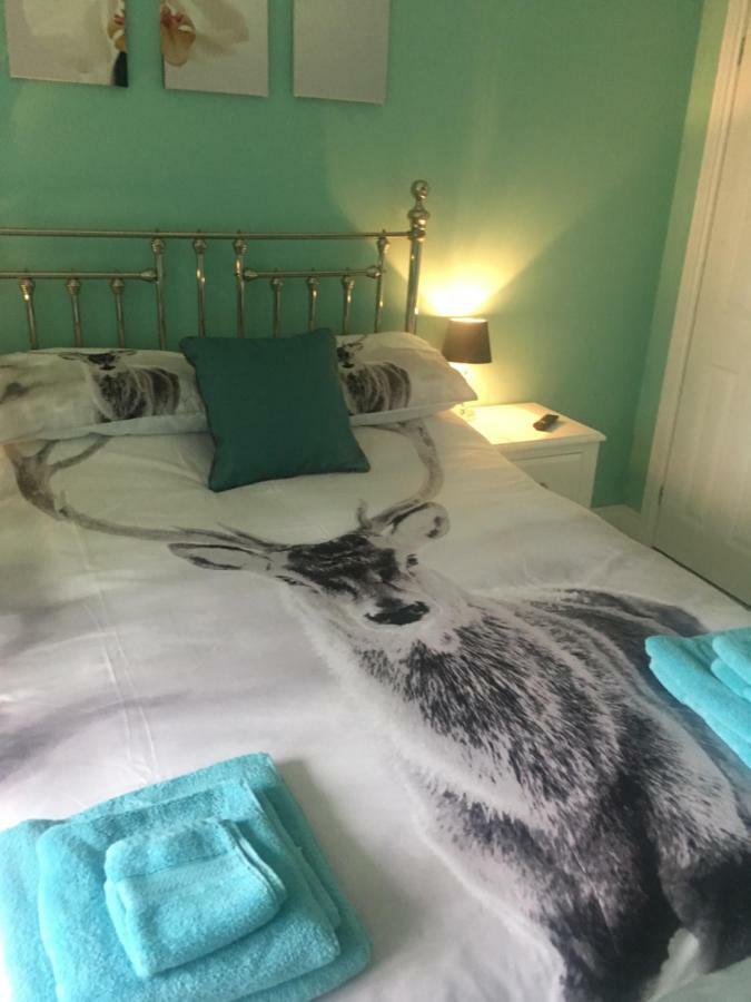 Bedrock Lodge Winterbourne Eksteriør billede