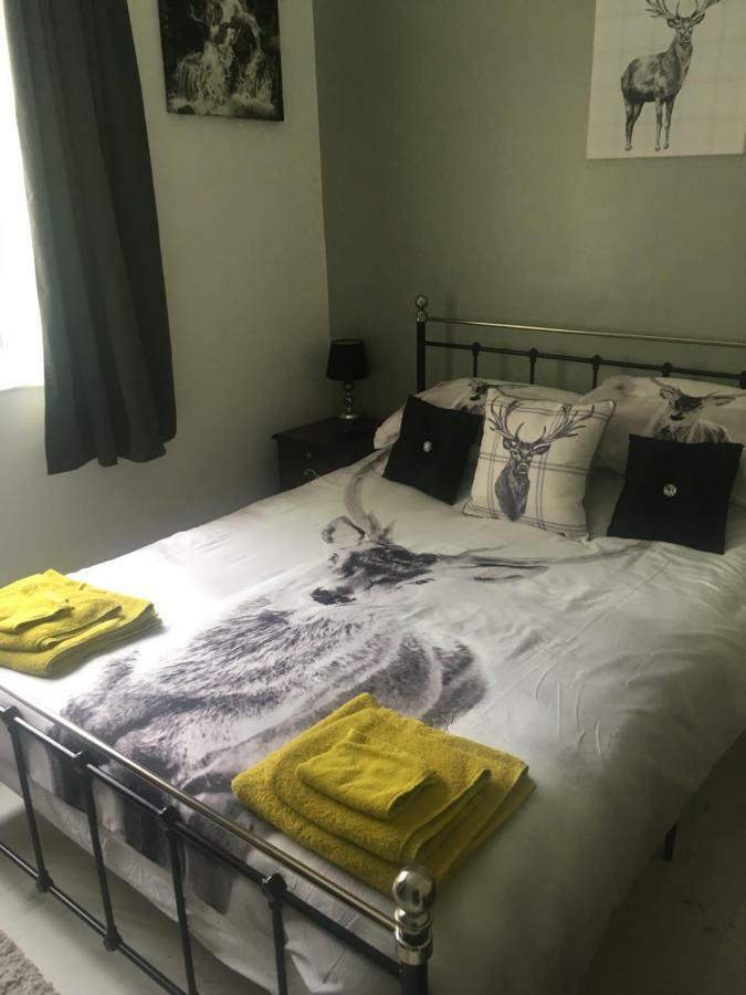 Bedrock Lodge Winterbourne Eksteriør billede