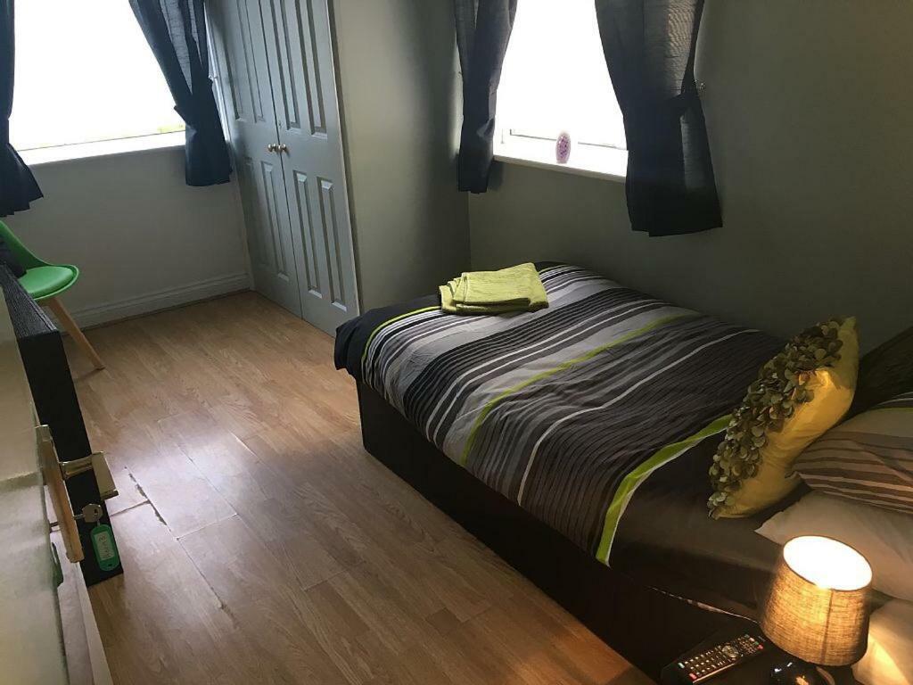 Bedrock Lodge Winterbourne Eksteriør billede